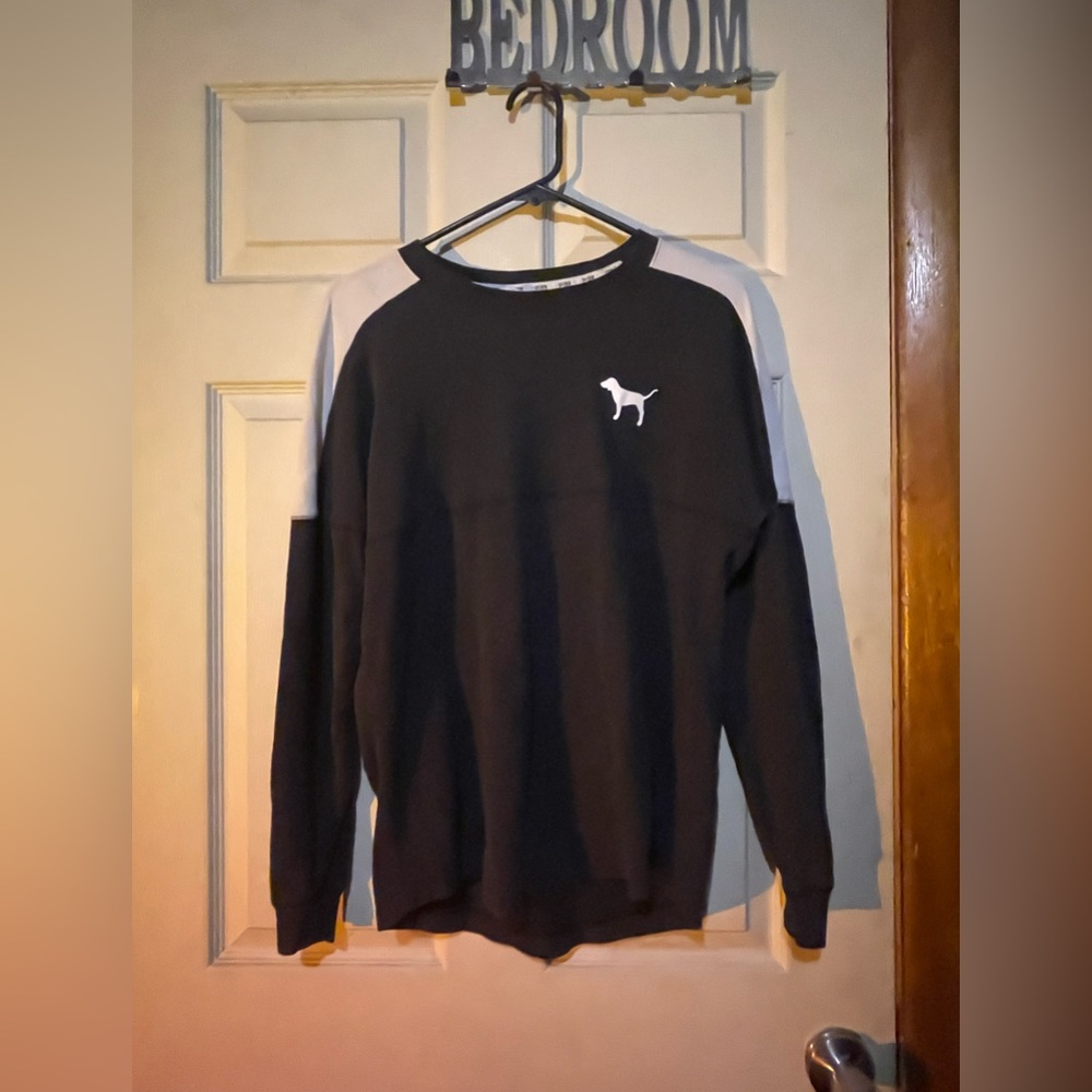 Black pink vs sweater